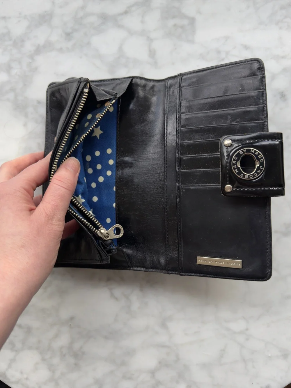 Marc Jacobs Black Patent Leather Snap Wallet (Very good condition) - Picture 3 of 3